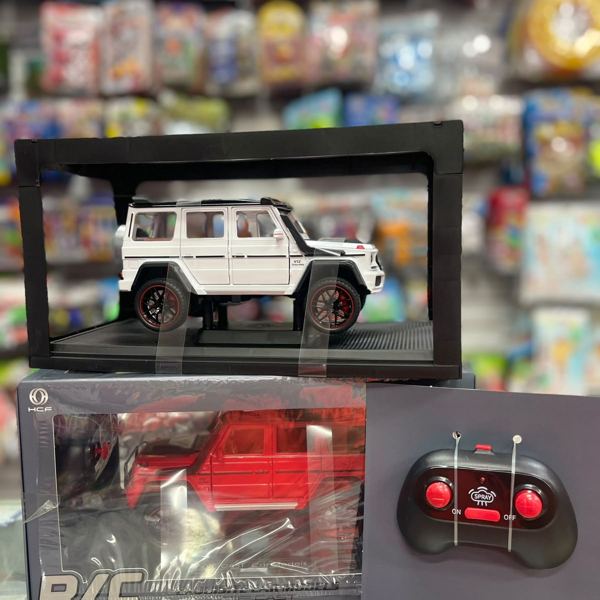Camioneta 4x4 a control remoto con vitrina