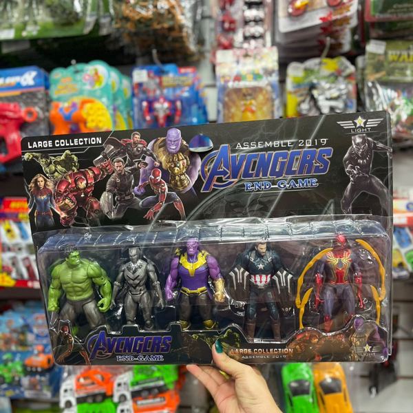 Set de 5 figuras de superhéroes