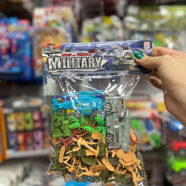Bolsa de soldados y vehículos militares