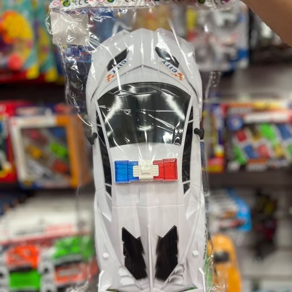 Carro de policía blanco de impulso