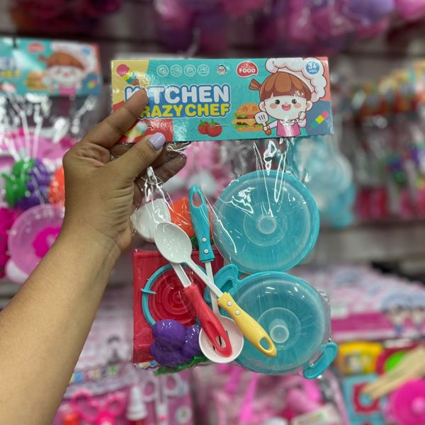 Cocinita Crazy Chef con utensilios turquesa