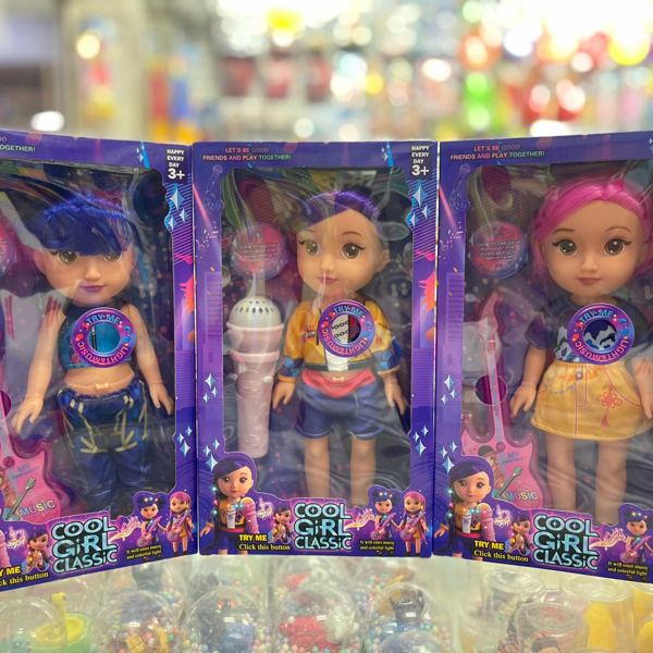 Muñeca con micrófono