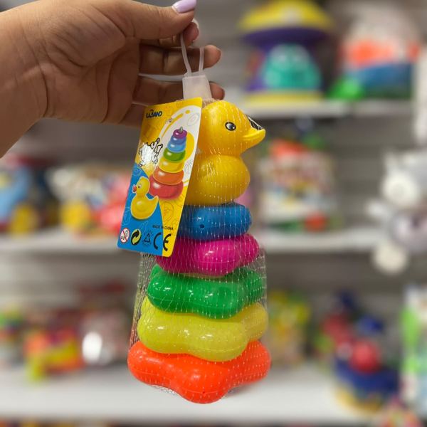 Torre de aros con pato