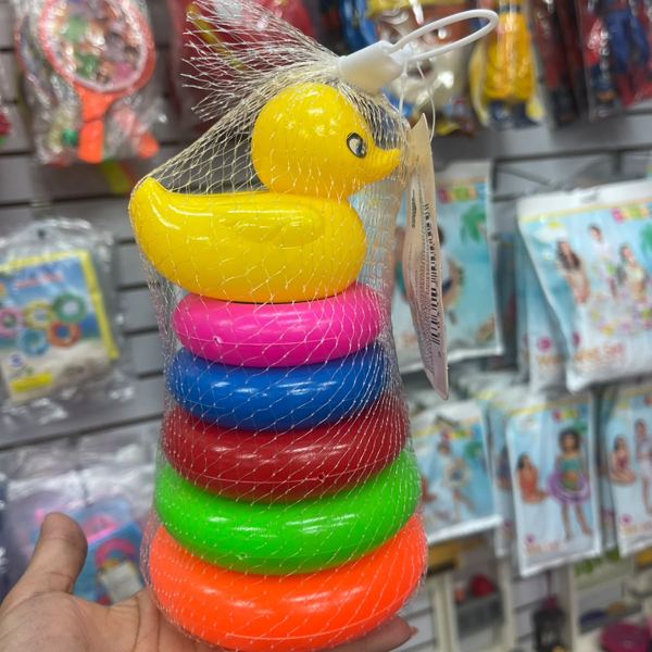 Torre de aros con pato grande