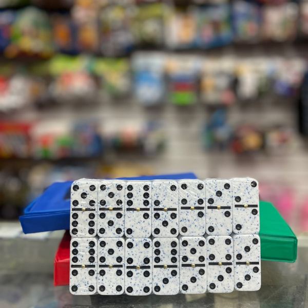 Dominó grande en estuche